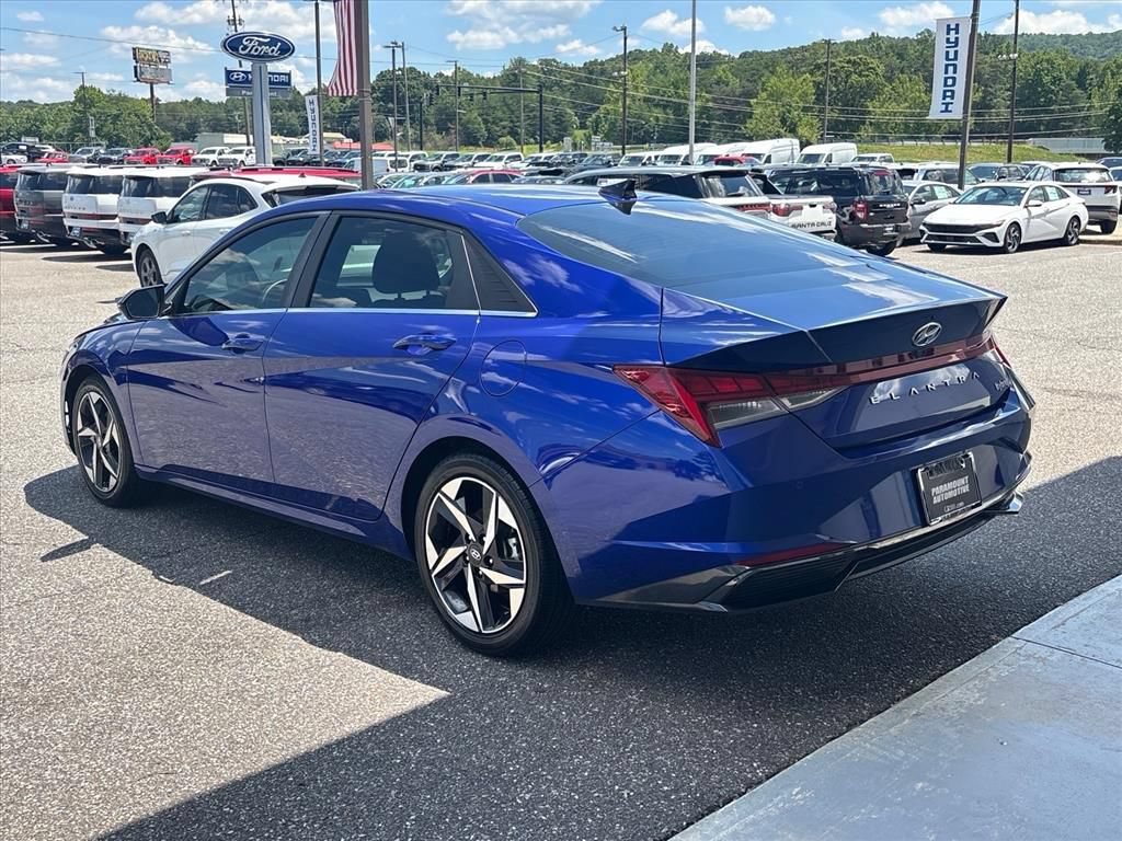 Used 2023 Hyundai Elantra Limited FWD image 2