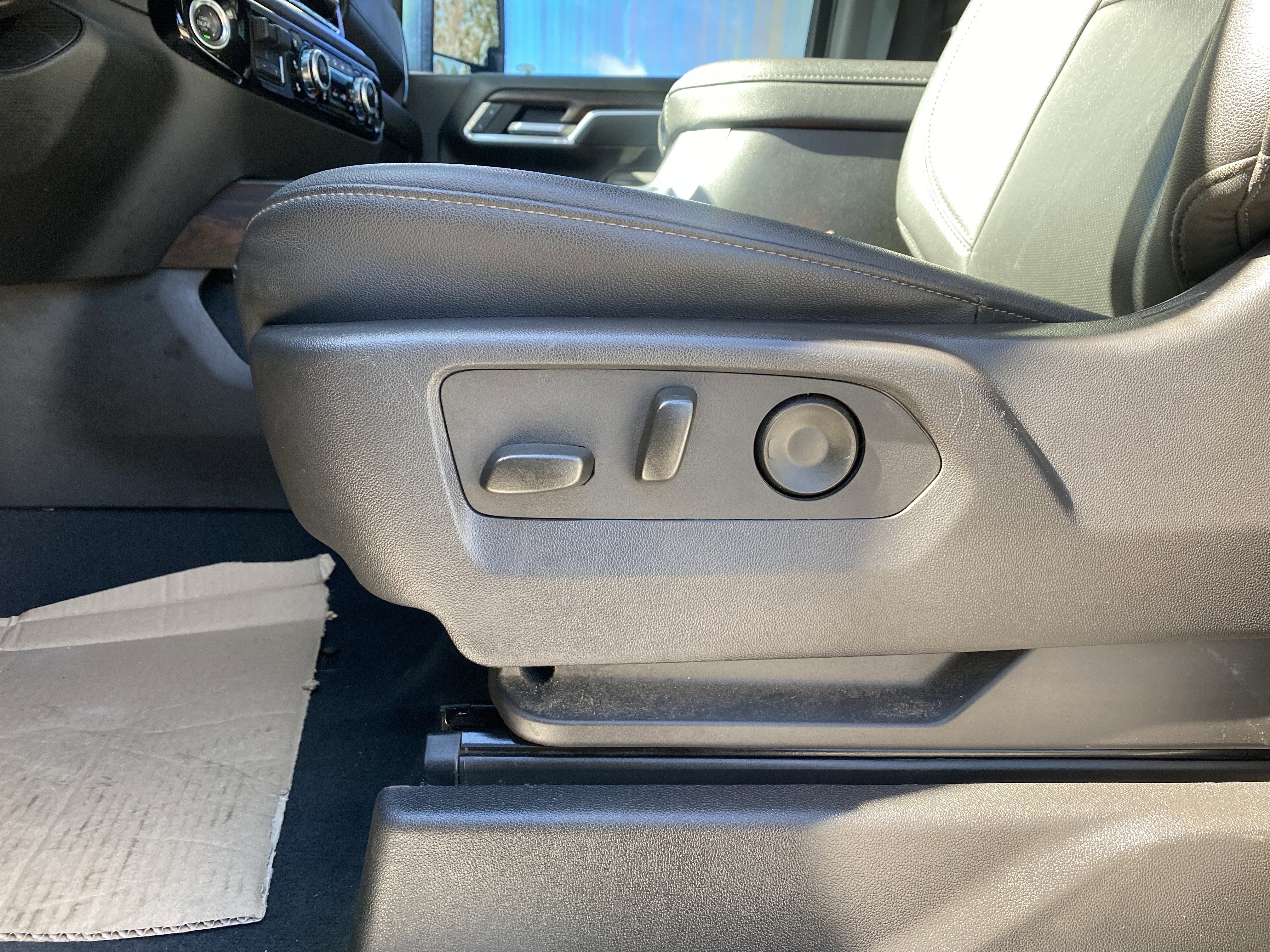 Used 2025 GMC Sierra 2500 SLT w/ SLT Convenience Package image 26