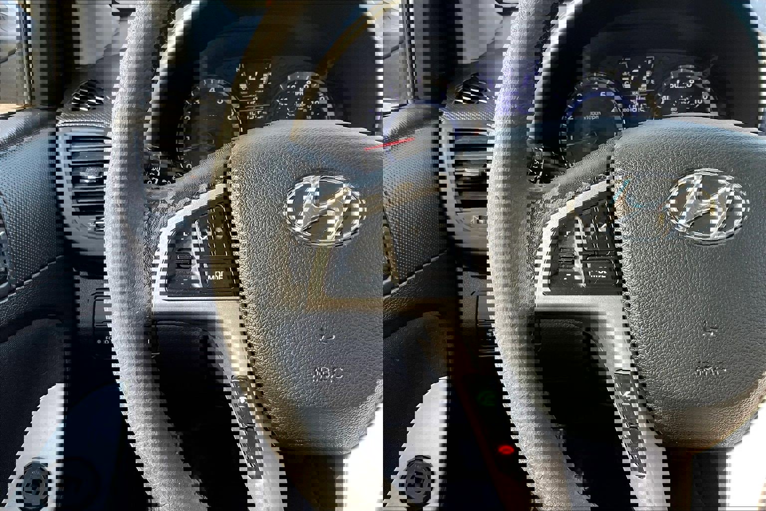 Used 2012 Hyundai Accent SE image 11