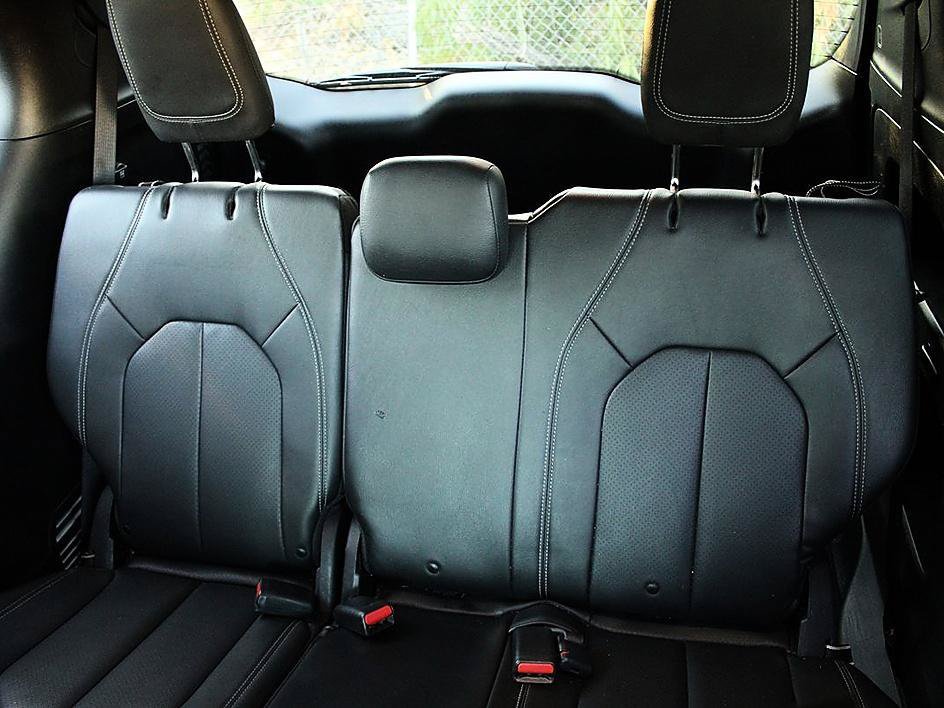 Used 2020 Chrysler Pacifica Touring-L Plus w/ Advanced Safetytec Group FWD image 15