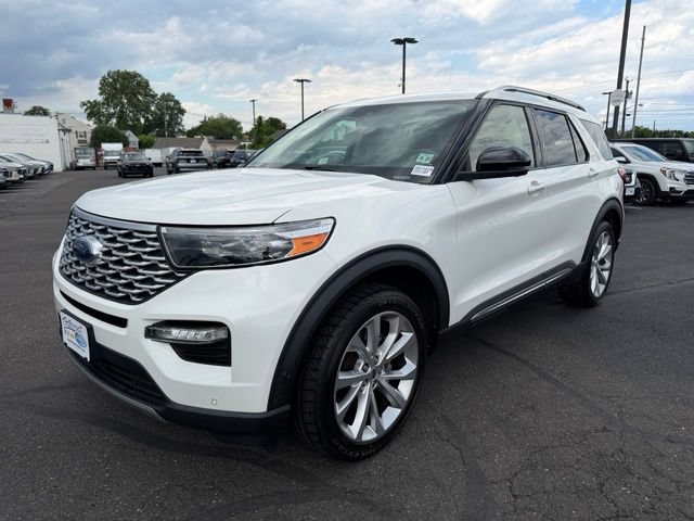 Used 2022 Ford Explorer Platinum w/ Equipment Group 601A AWD/4WD image 3