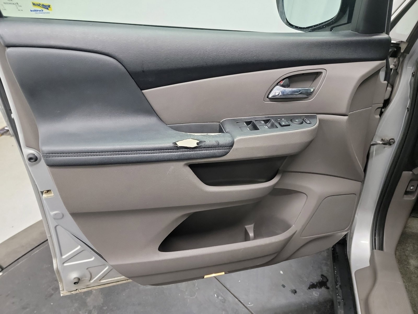 Used 2015 Honda Odyssey LX image 13