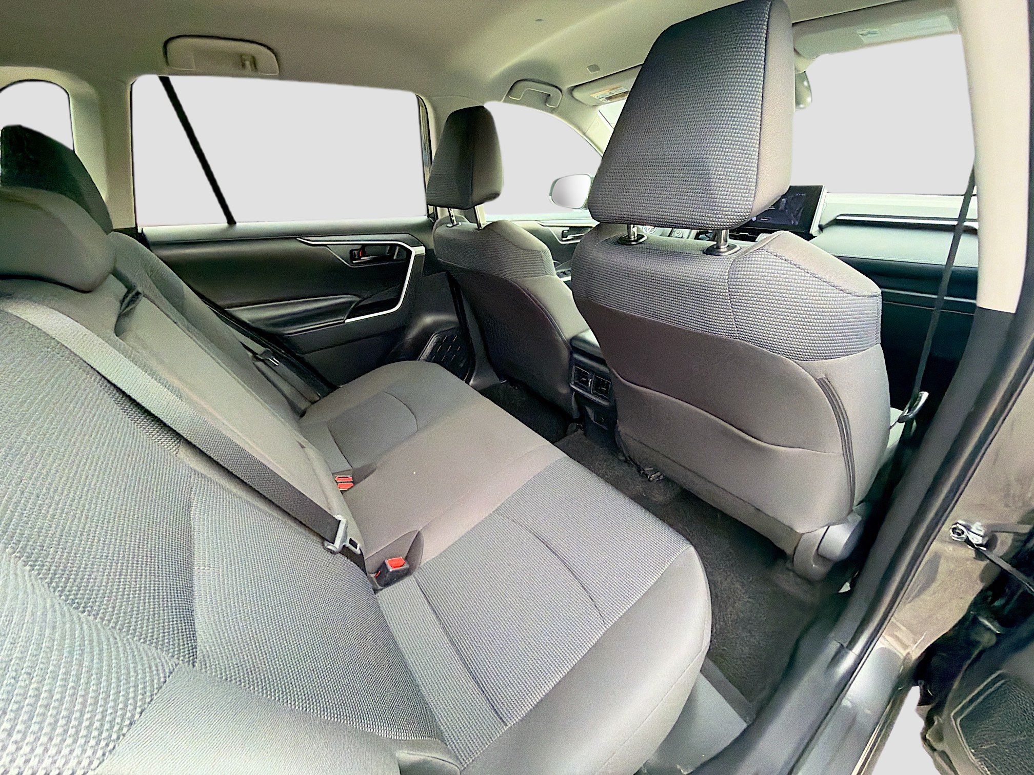Used 2024 Toyota RAV4 LE FWD image 27