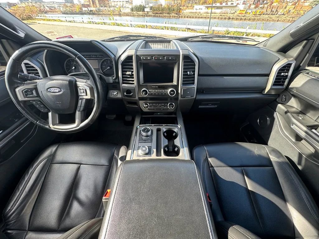 Used 2021 Ford Expedition Max XLT image 18