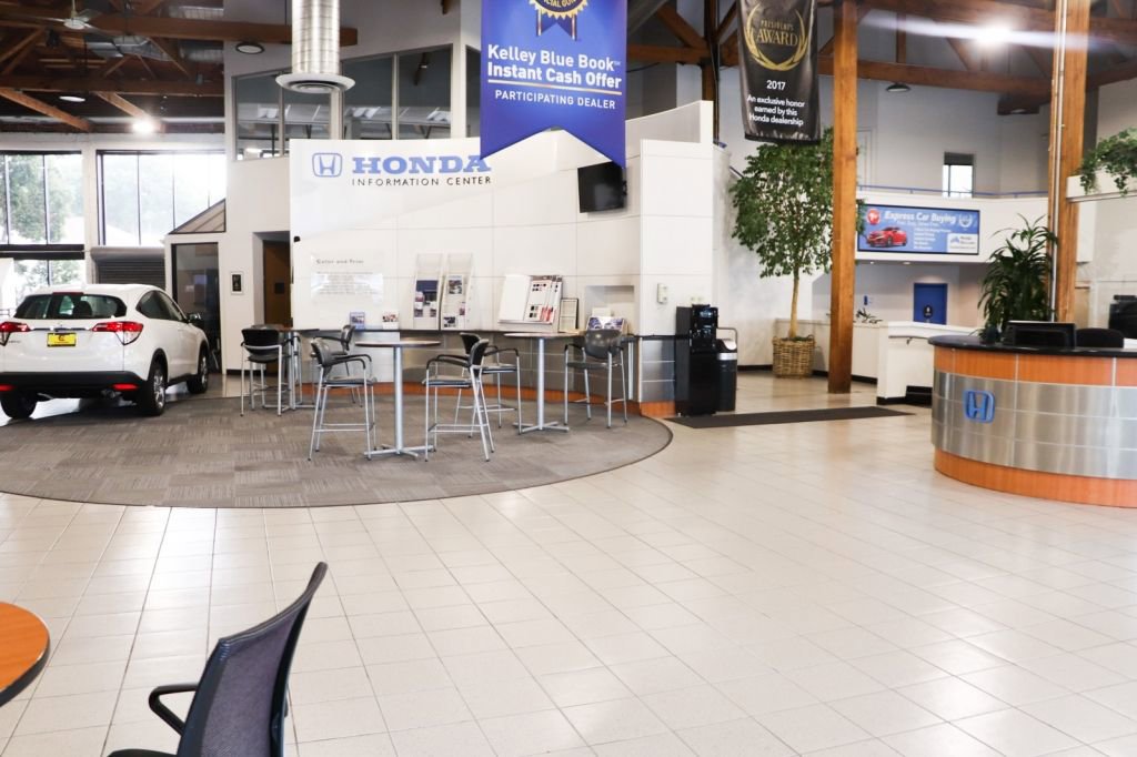 Used 2025 Toyota Corolla SE image 36