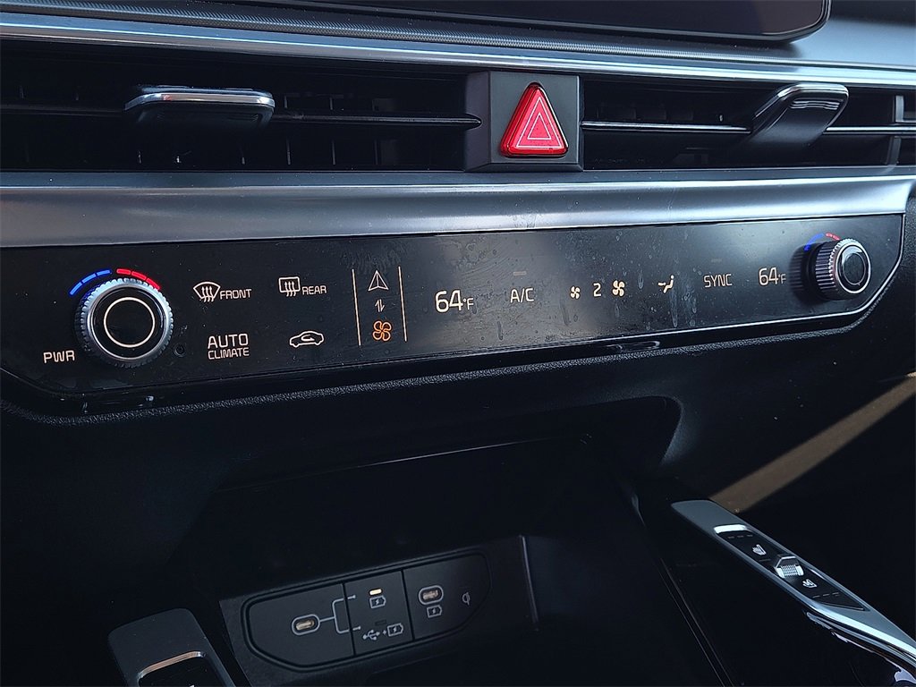 Used 2025 Kia Sorento SX image 14