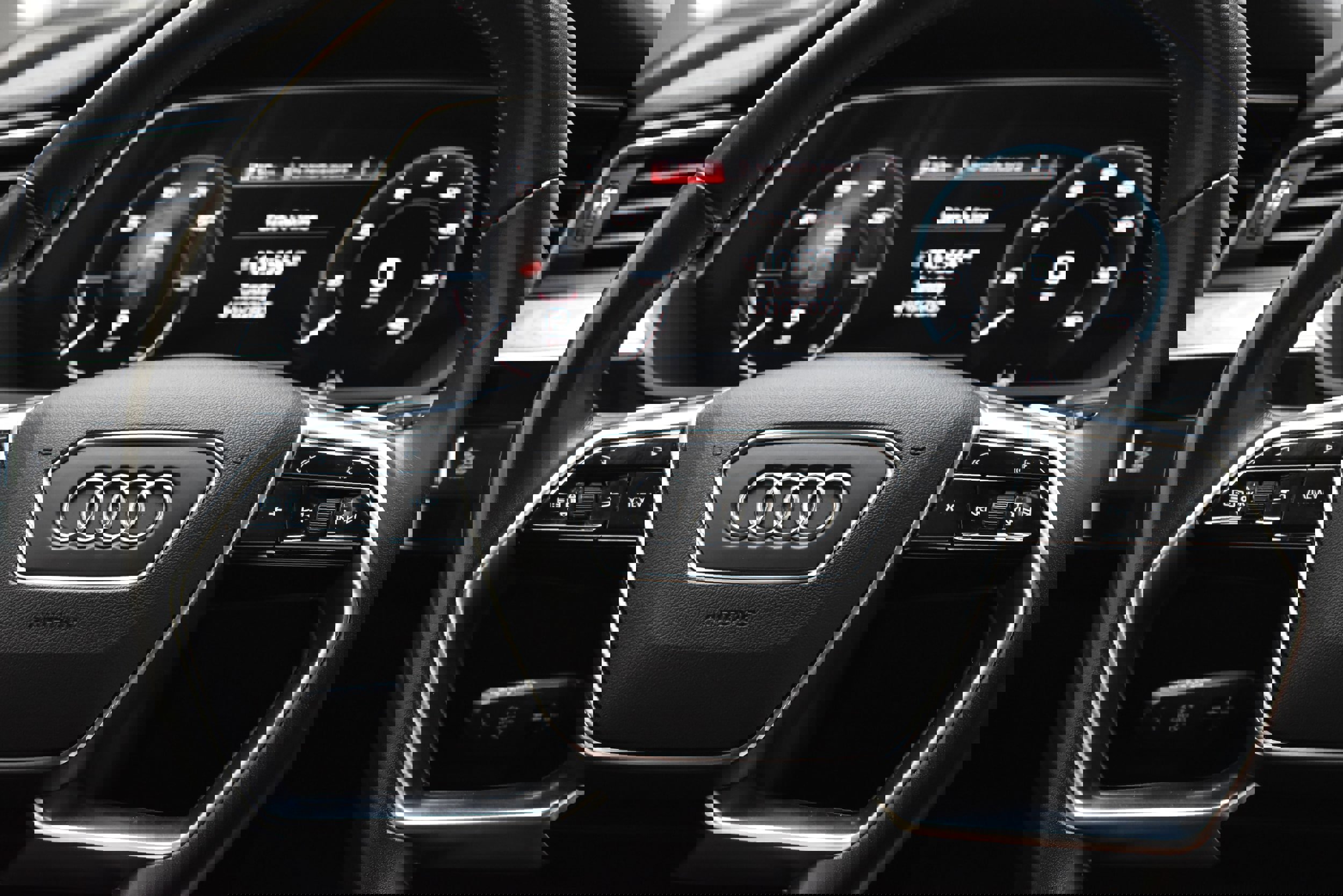 Used 2021 Audi e-tron Premium Plus w/ Premium Plus Package image 31