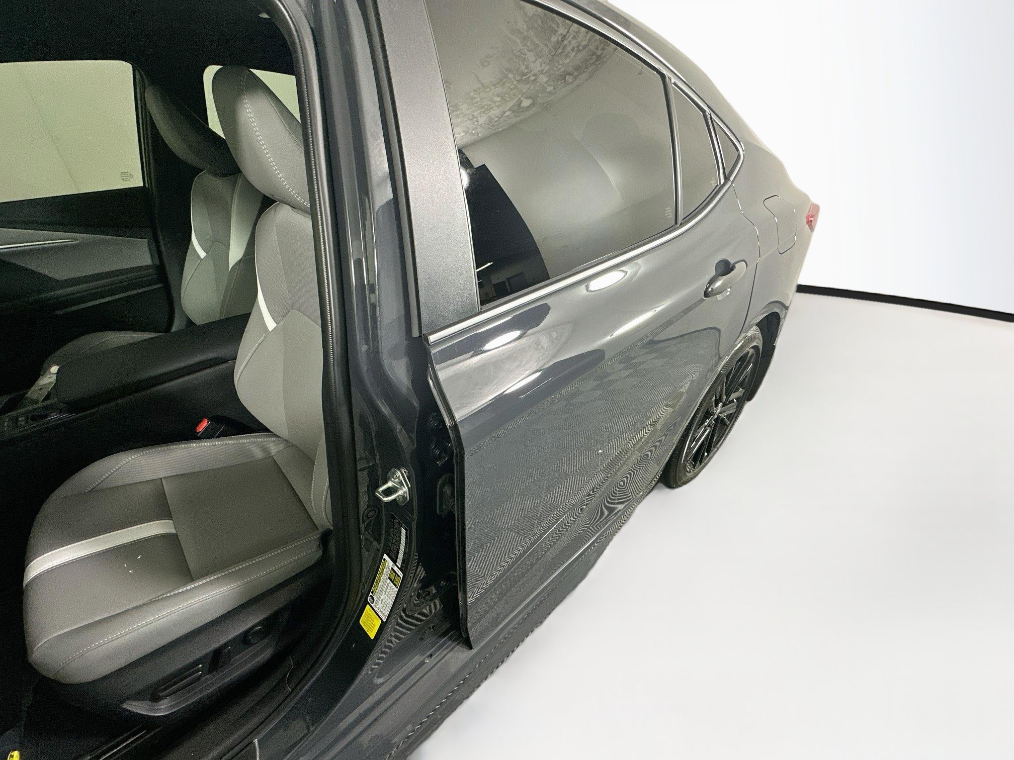 Used 2025 Toyota Camry SE FWD image 12