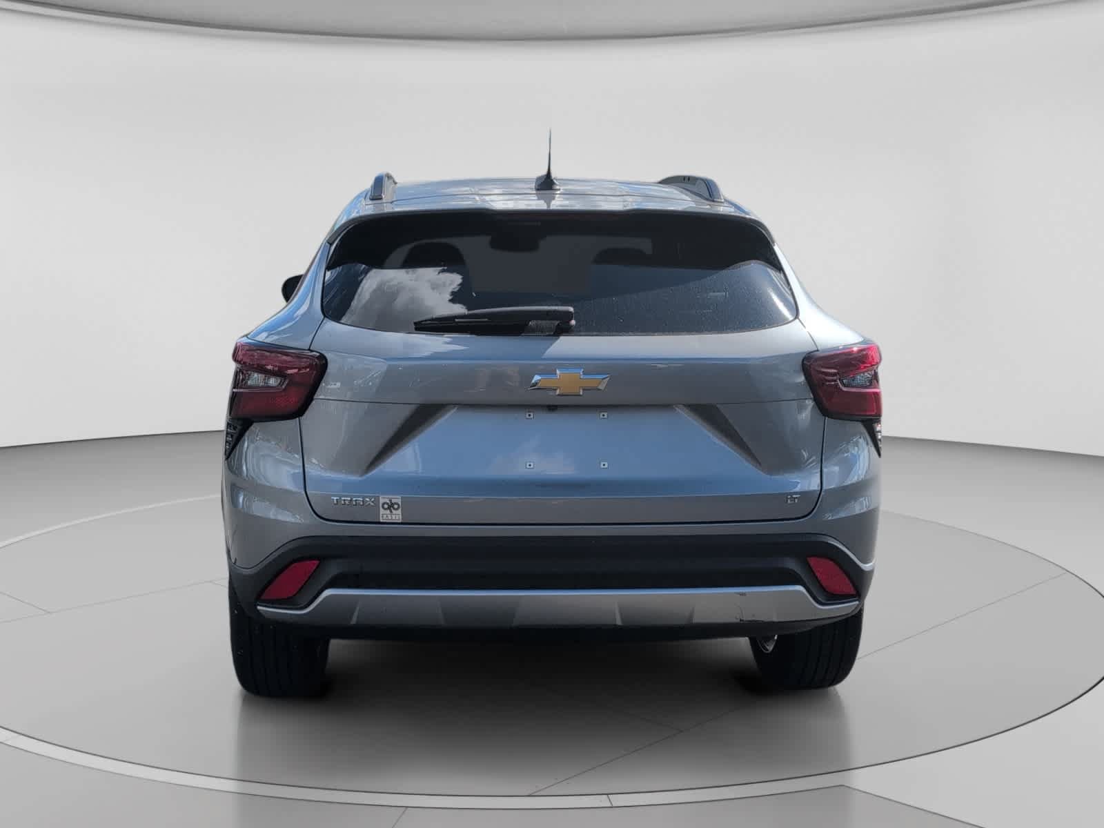 Used 2025 Chevrolet Trax LT FWD image 6