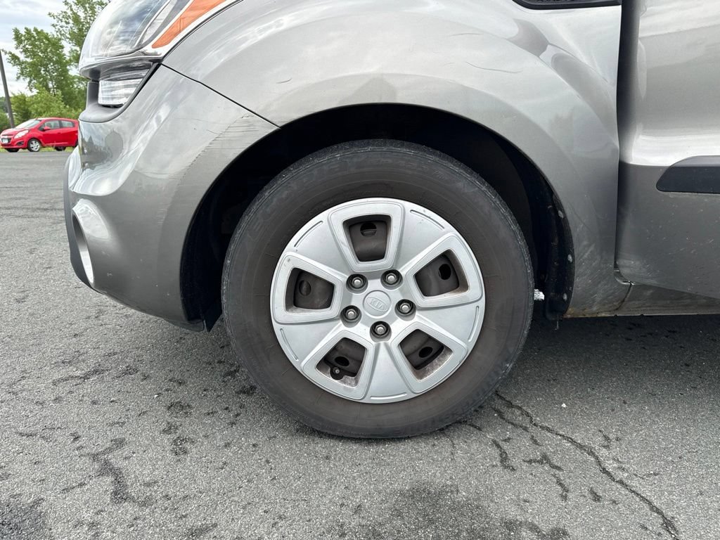Used 2013 Kia Soul FWD image 31