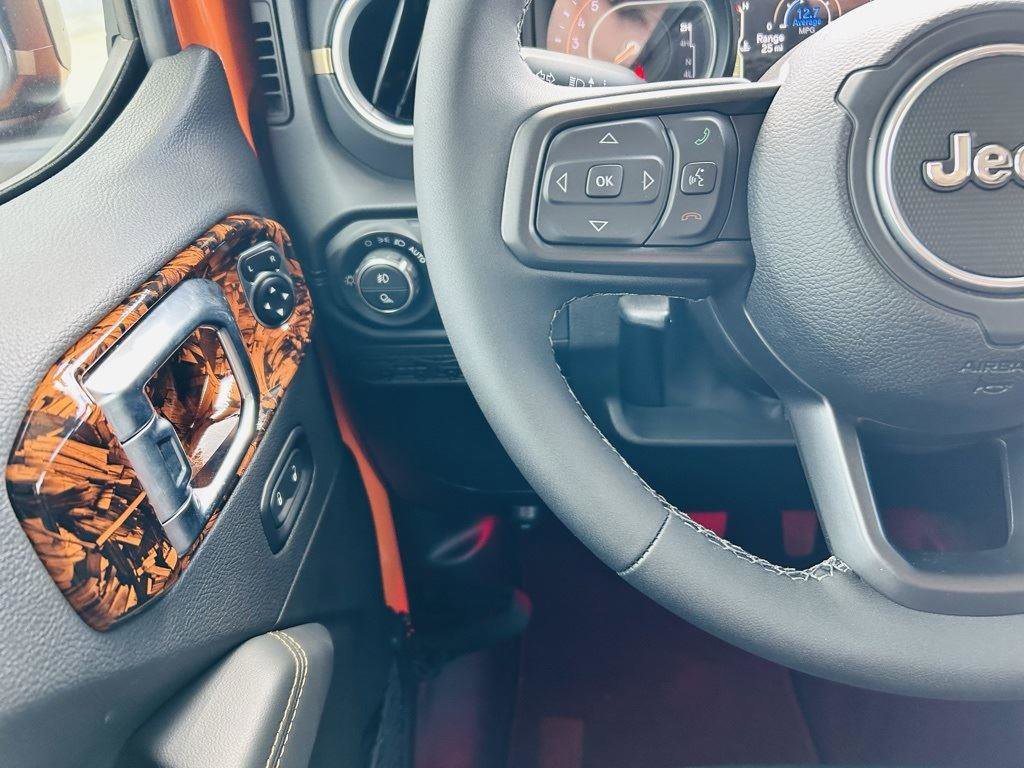 New 2025 Jeep Gladiator Sport w/ Premium Package image 19