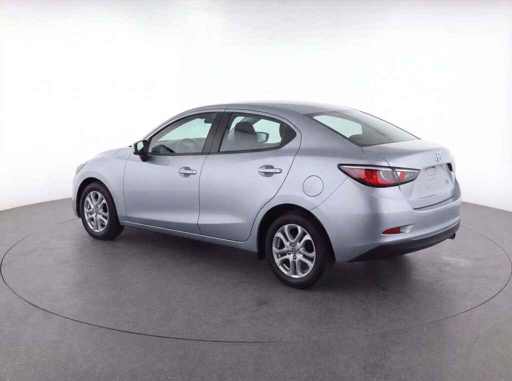 Used 2018 Toyota Yaris iA image 4