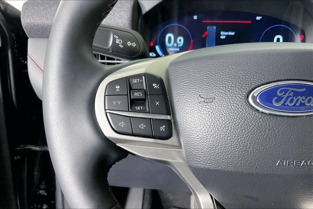 Used 2025 Ford Explorer Active w/ Active Comfort Package RWD image 23