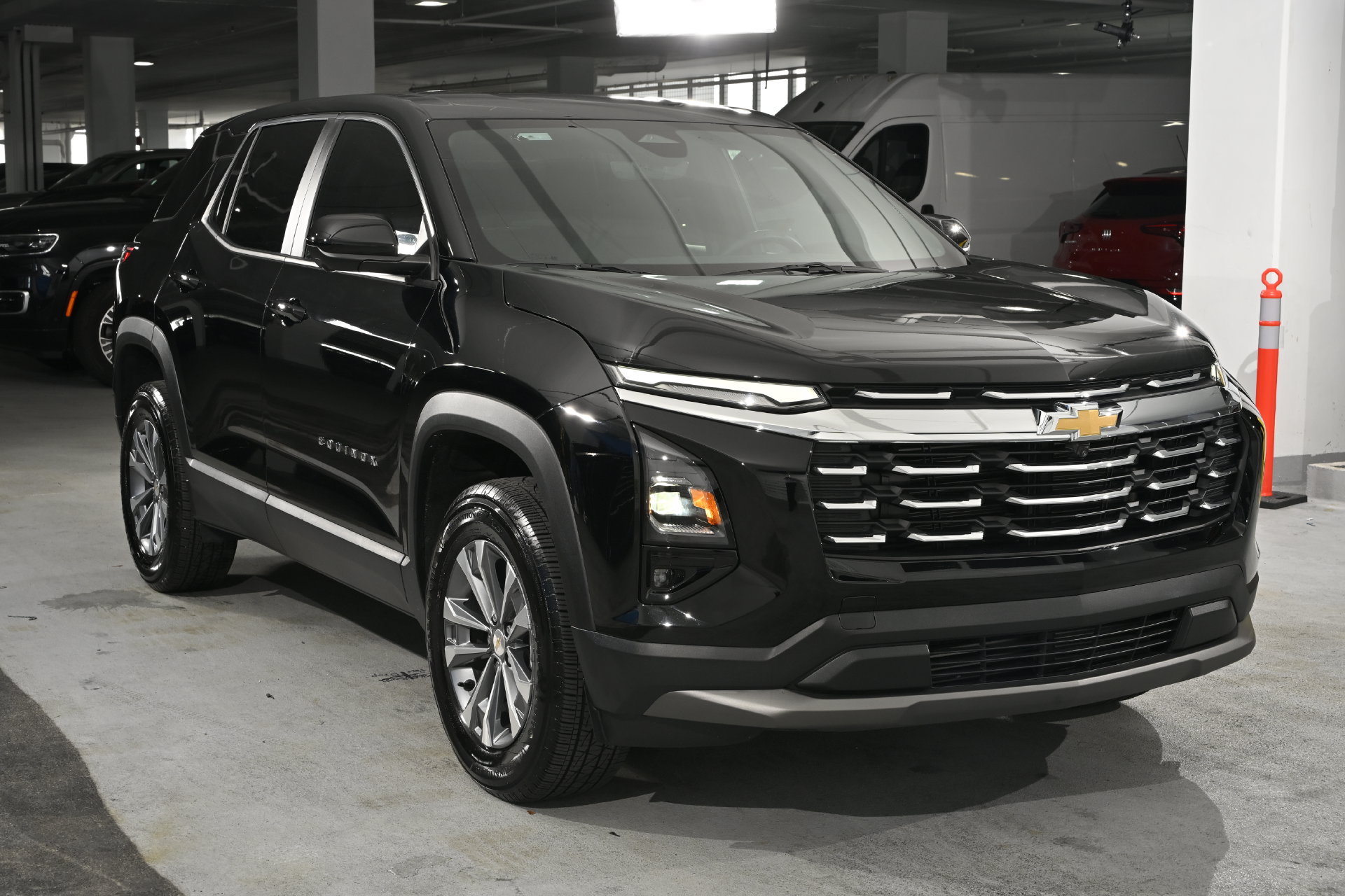 Used 2026 Chevrolet Equinox LT w/ Safety and Technology Package FWD image 7