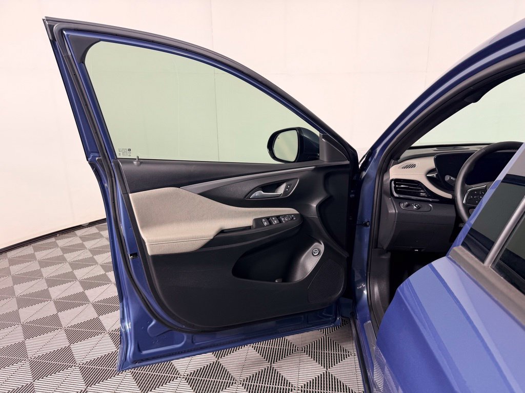 Used 2025 Buick Envista Avenir FWD image 34