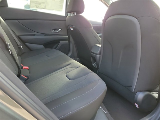 New 2025 Hyundai Elantra SE image 18