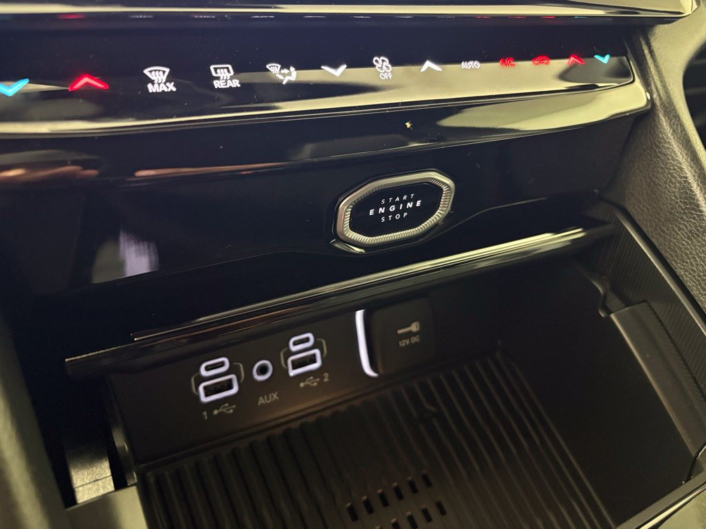New 2026 Jeep Grand Cherokee Altitude AWD/4WD image 32
