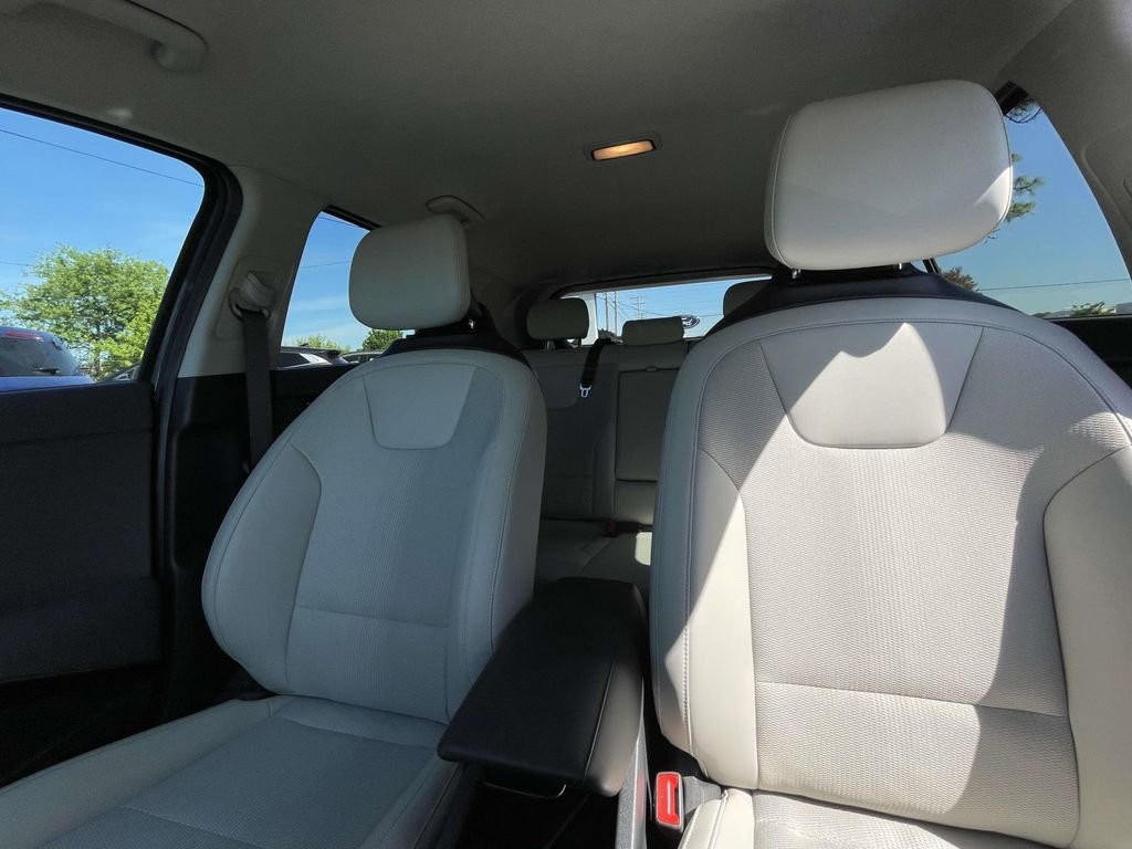 Used 2025 Kia Niro EX image 32