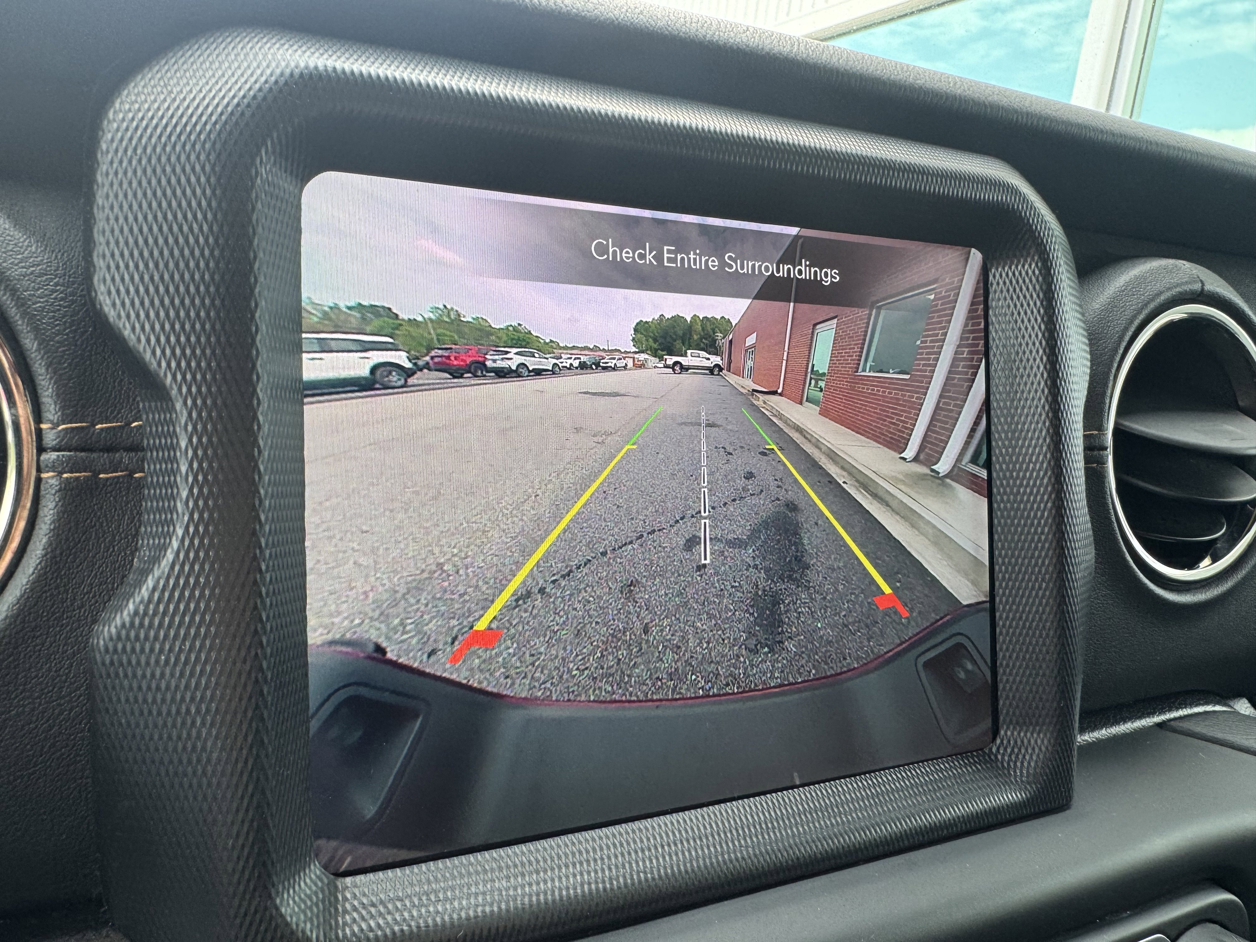 Used 2021 Jeep Gladiator Overland image 16