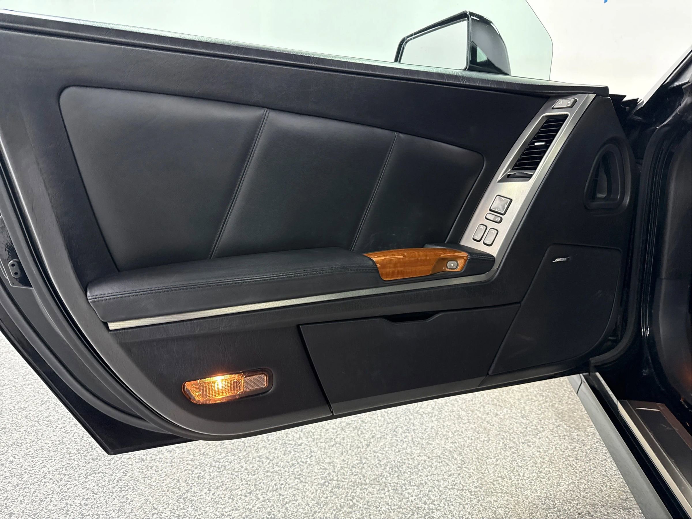 Used 2007 Cadillac XLR image 19