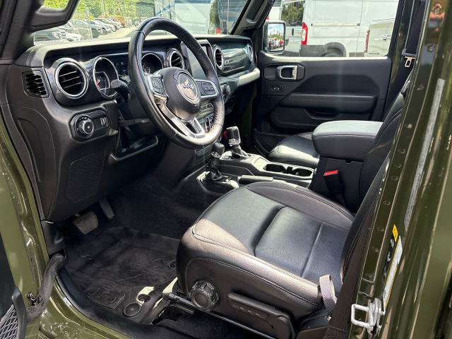 Used 2023 Jeep Wrangler Unlimited Sahara AWD/4WD image 15