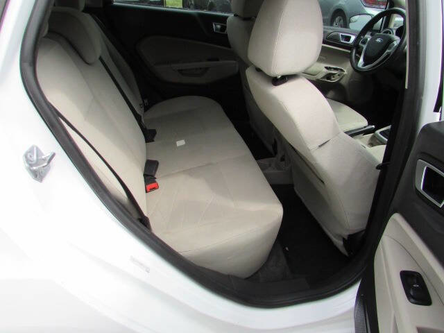 Used 2015 Ford Fiesta SE FWD image 10