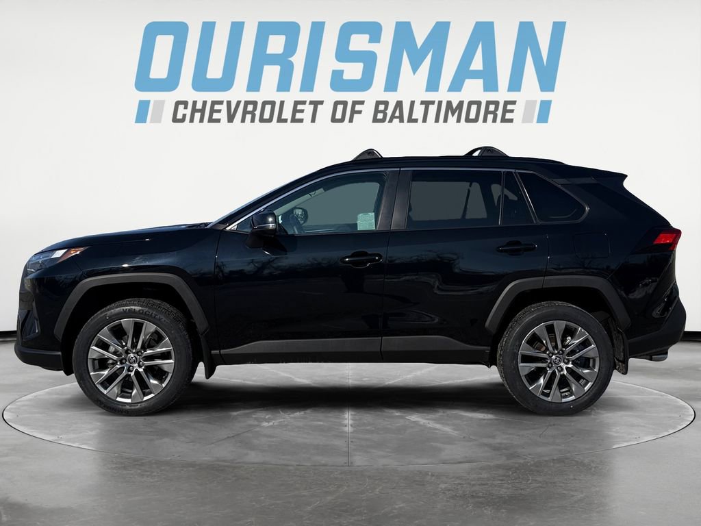 Used 2022 Toyota RAV4 XLE Premium image 3