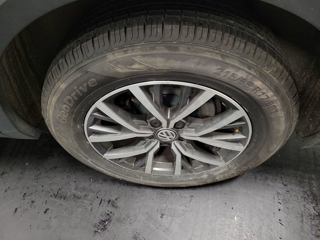 Used 2019 Volkswagen Tiguan SE FWD image 10