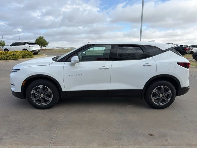 Used 2025 Chevrolet Blazer LT FWD image 4