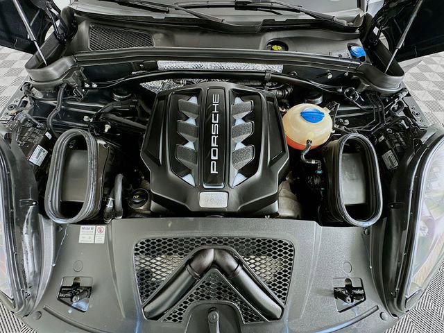 Used 2018 Porsche Macan GTS image 32