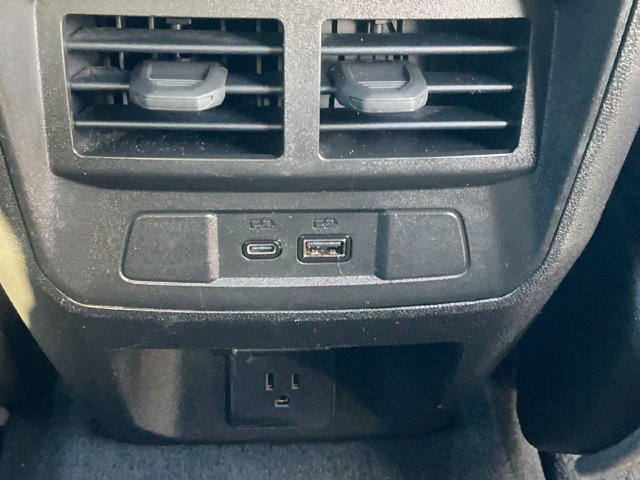 Used 2025 Chevrolet Colorado Z71 w/ Technology Package AWD/4WD image 19