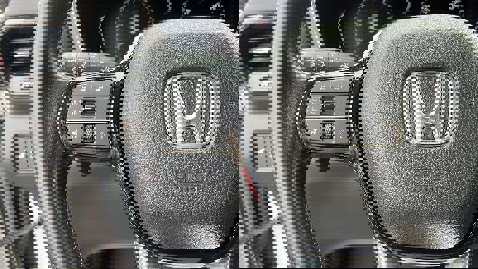 Used 2024 Honda Pilot Touring image 12