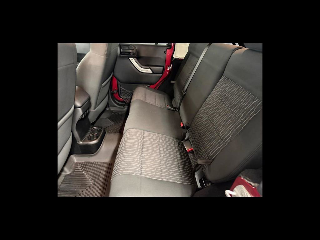 Used 2012 Jeep Wrangler Unlimited Sahara w/ Dual Top Group image 17