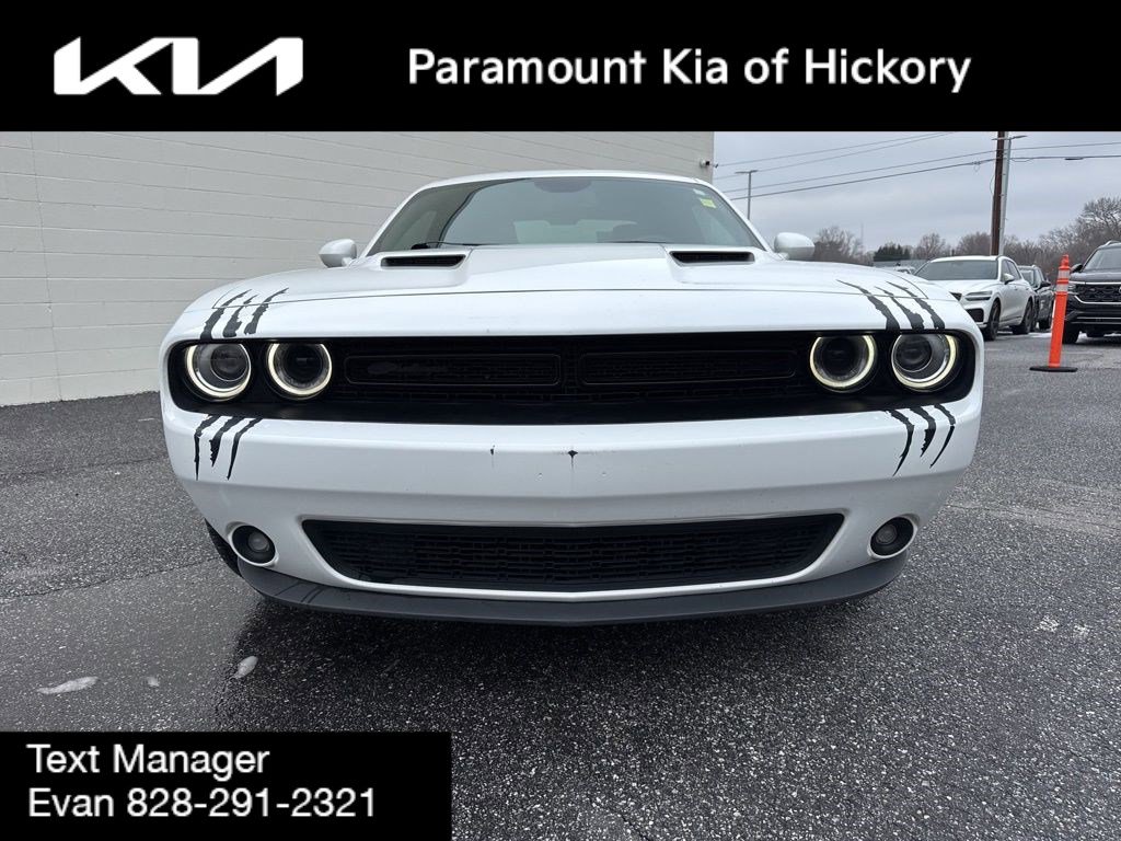 Used 2019 Dodge Challenger SXT w/ Blacktop Package image 2