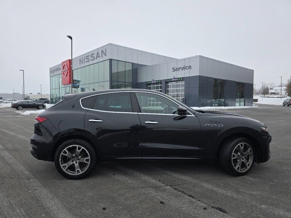Used 2023 Maserati Levante Modena AWD/4WD image 15