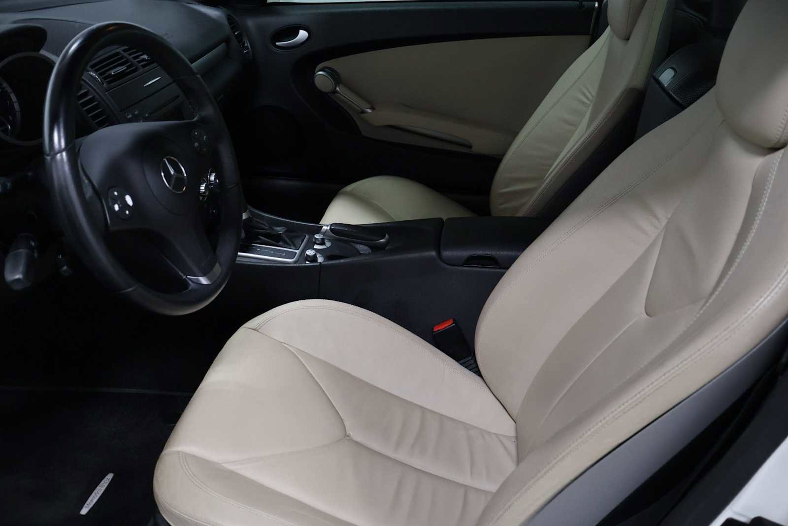 Used 2009 Mercedes-Benz SLK 300 image 5
