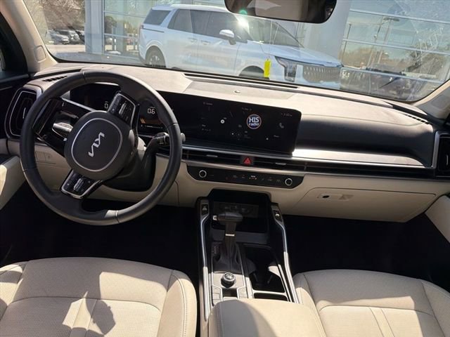 Certified 2025 Kia Sorento S w/ Panoramic Sunroof Package image 11