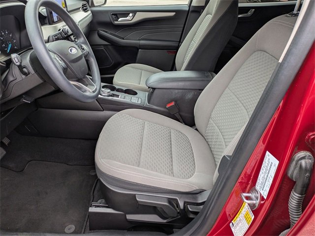 Used 2021 Ford Escape SE w/ SE Sport Appearance Package image 14