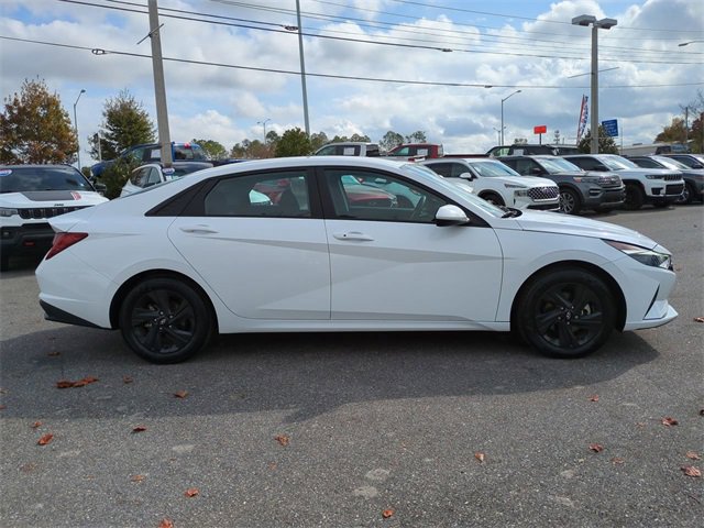 Certified 2023 Hyundai Elantra Blue image 4