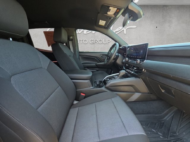 Used 2025 Chevrolet Colorado Trail Boss AWD/4WD image 24