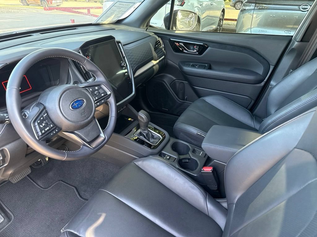 Used 2025 Subaru Forester Limited AWD/4WD image 10