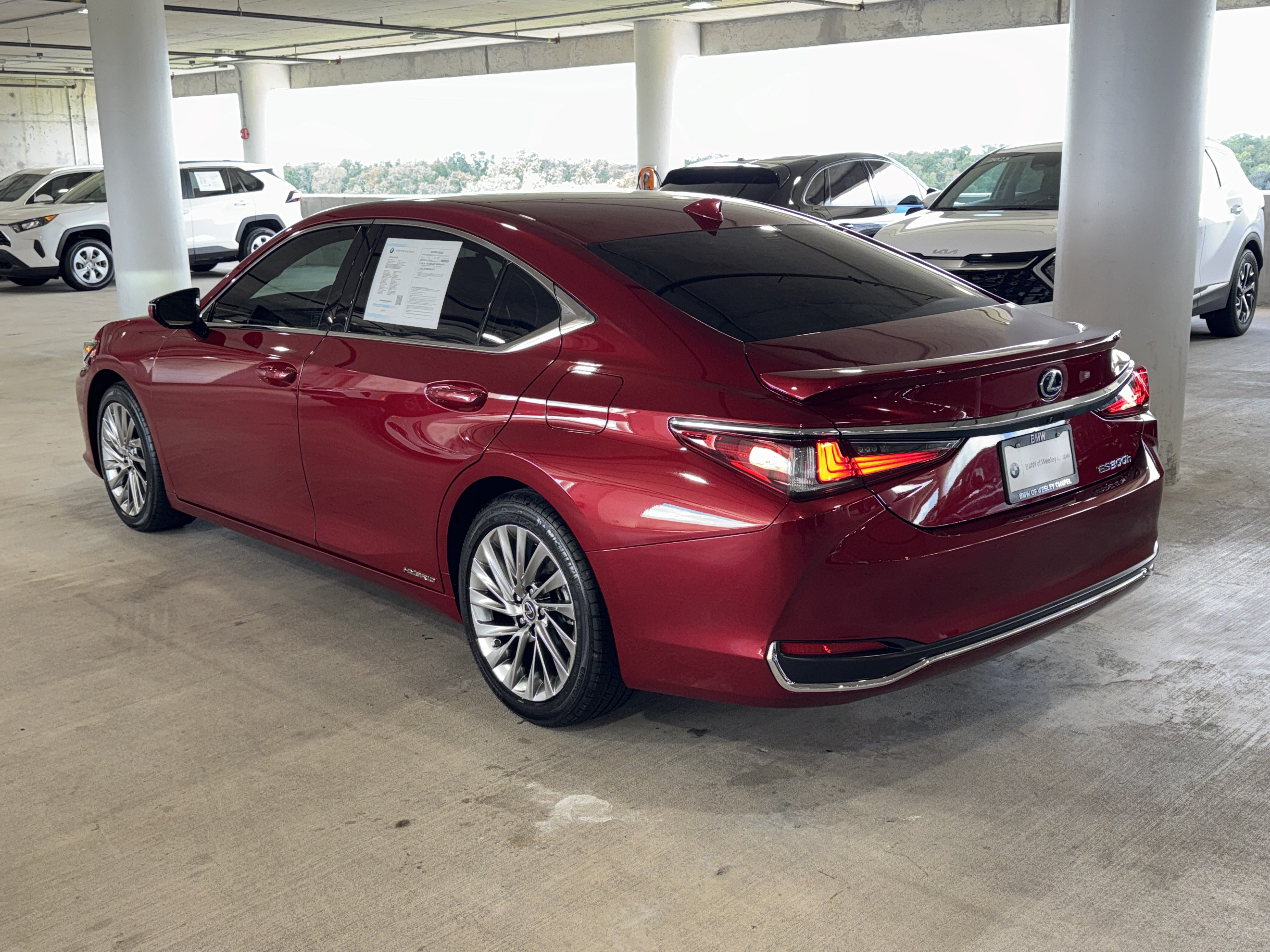 Used 2022 Lexus ES 300h Ultra Luxury w/ Accessory Package 2 FWD image 6