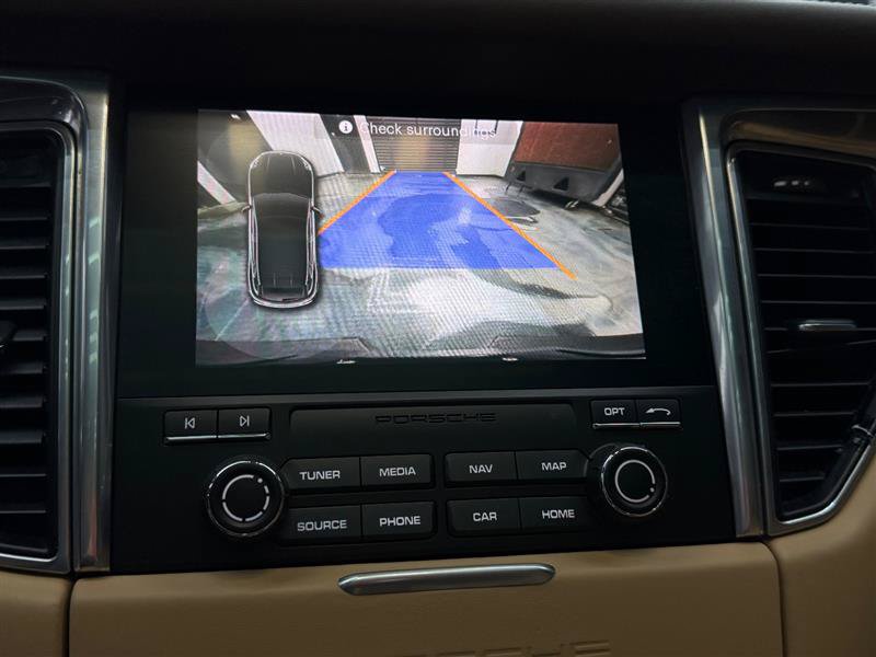 Used 2017 Porsche Macan Turbo AWD/4WD image 18