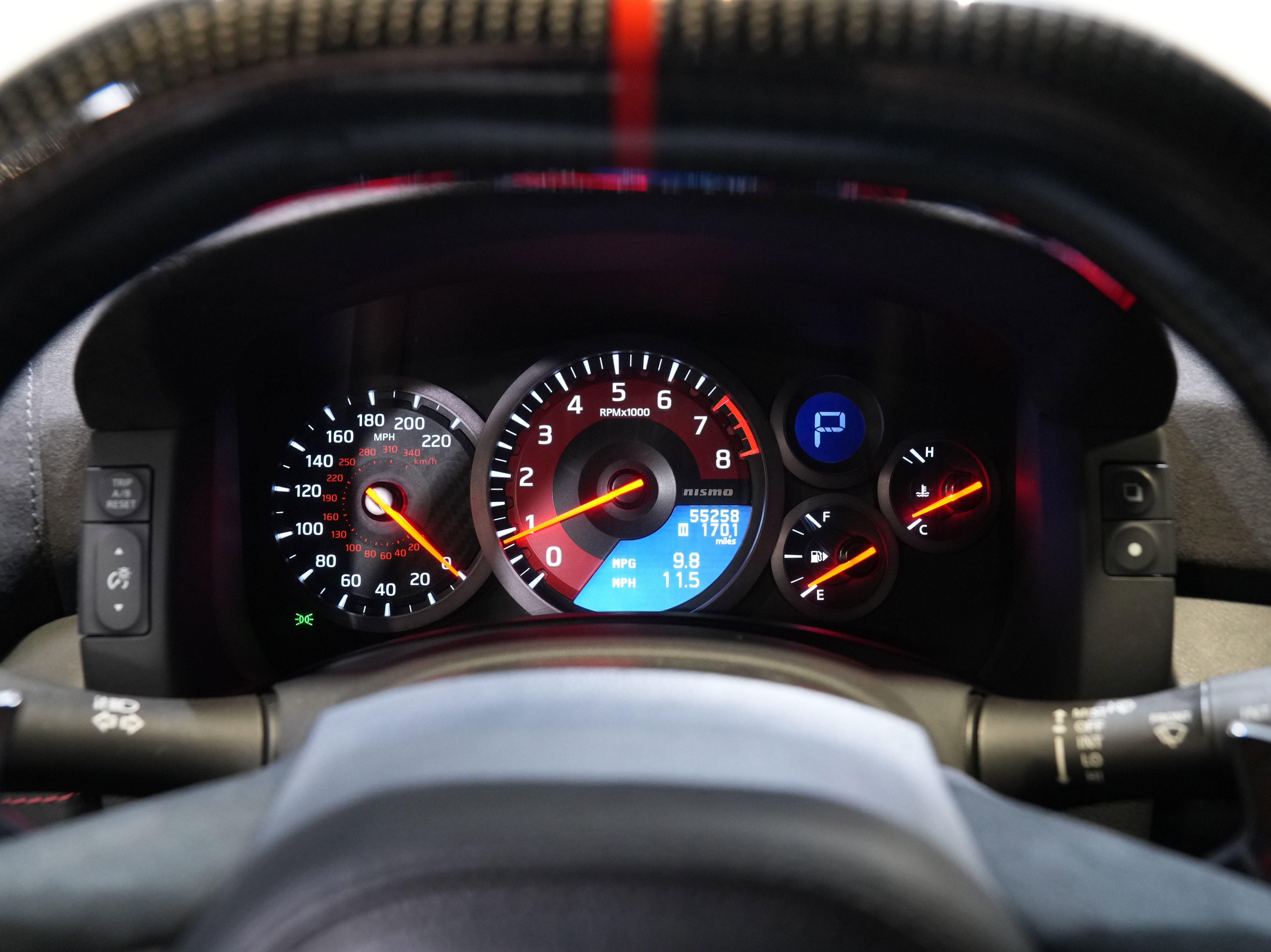 Used 2017 Nissan GT-R NISMO AWD/4WD image 38