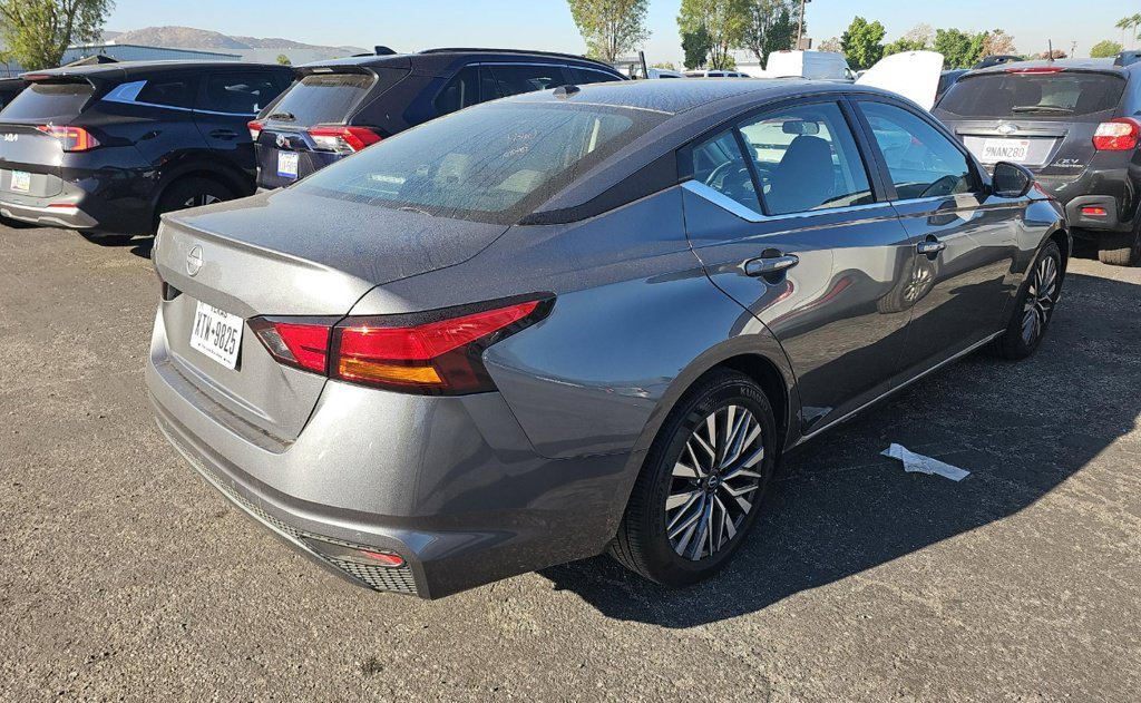Used 2026 Nissan Altima 2.5 SV FWD image 11