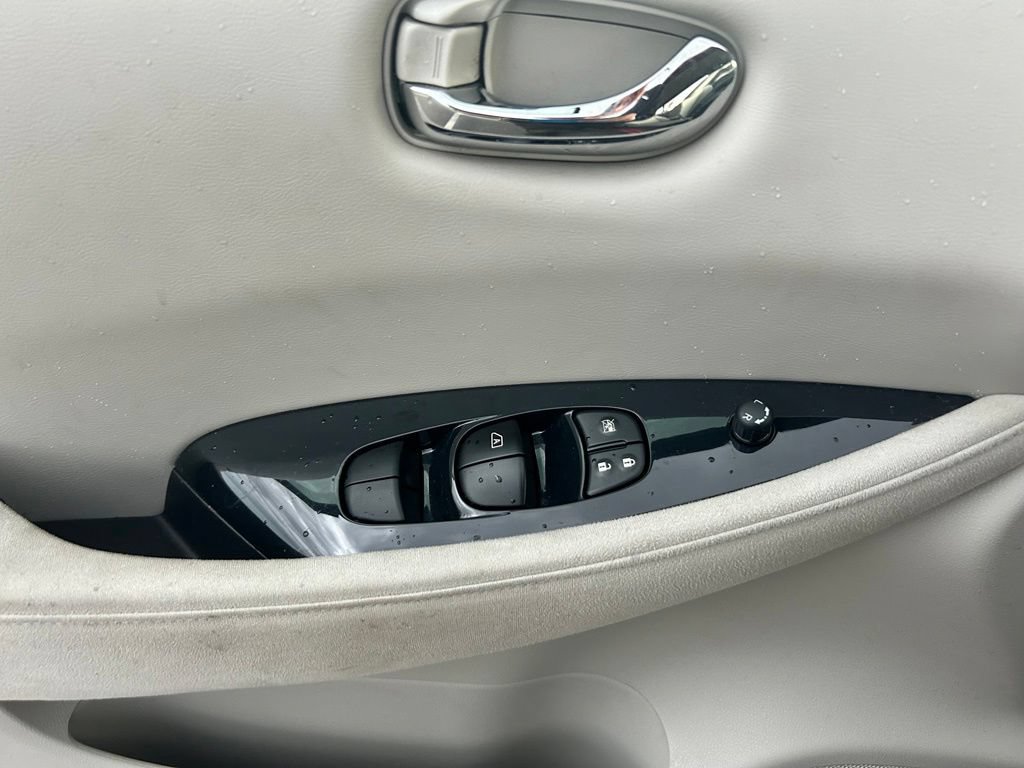 Used 2012 Nissan Leaf SL FWD image 21