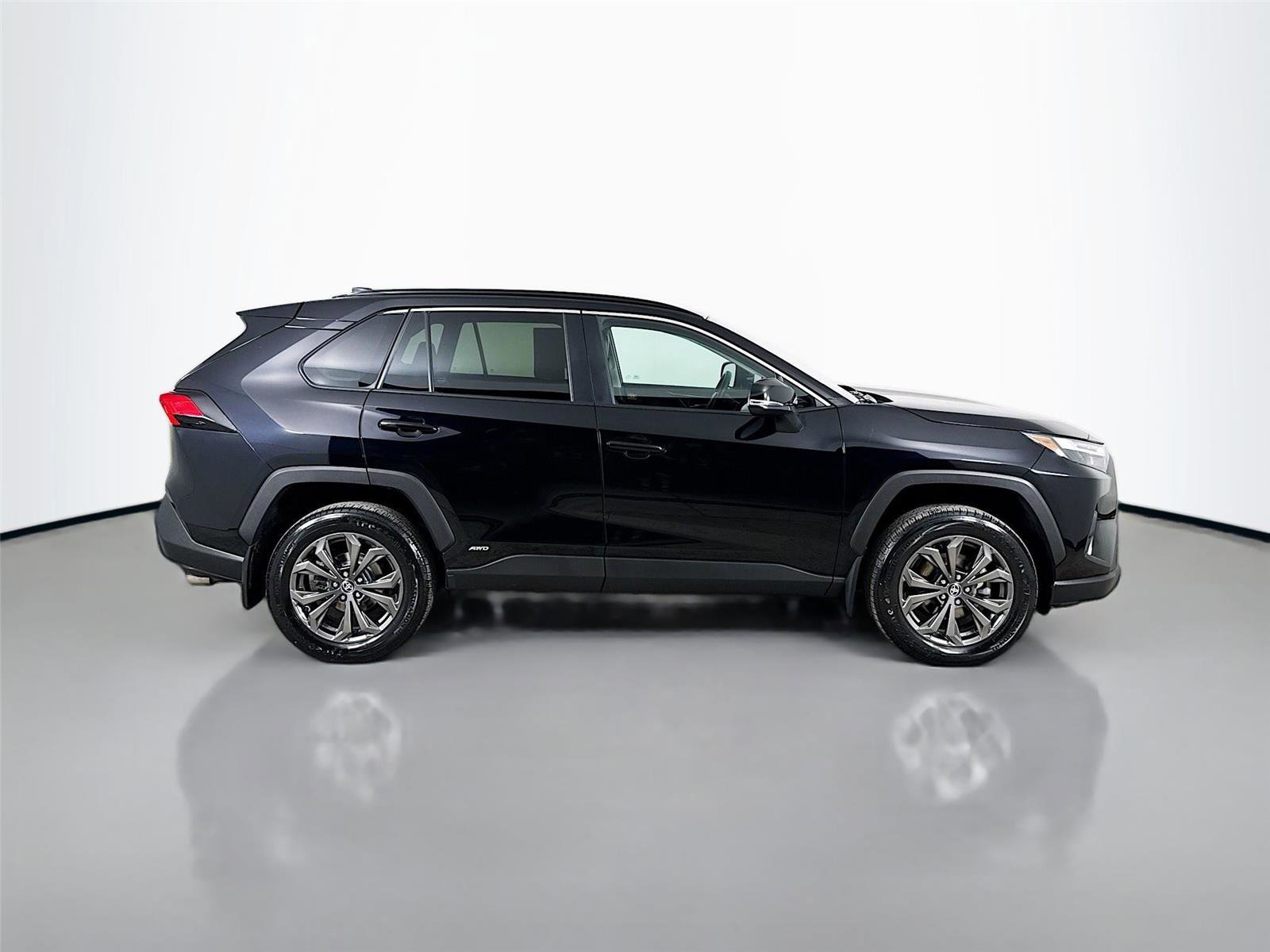 Used 2024 Toyota RAV4 XLE Premium w/ Weather Package AWD/4WD image 10