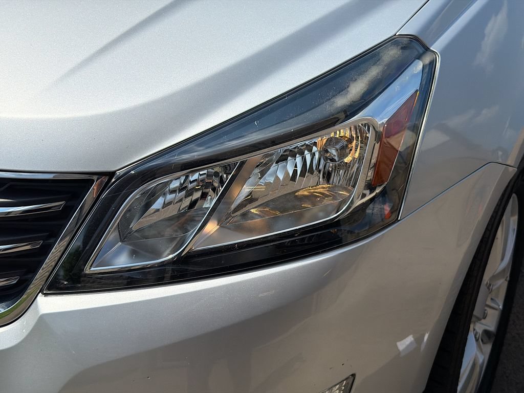 Used 2017 Chevrolet Traverse LT w/ Style and Technology Package FWD image 10
