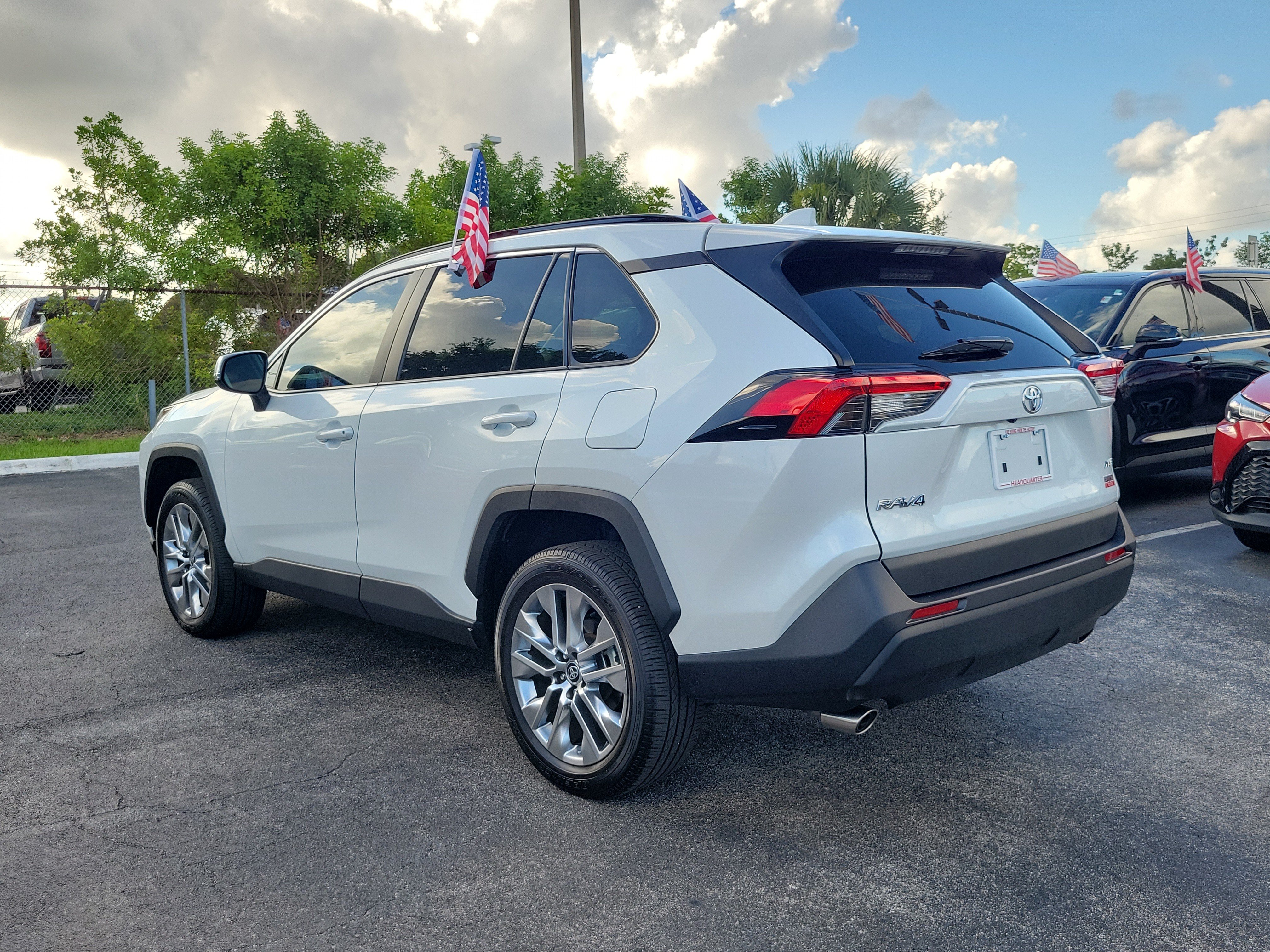 Used 2025 Toyota RAV4 XLE Premium FWD image 8