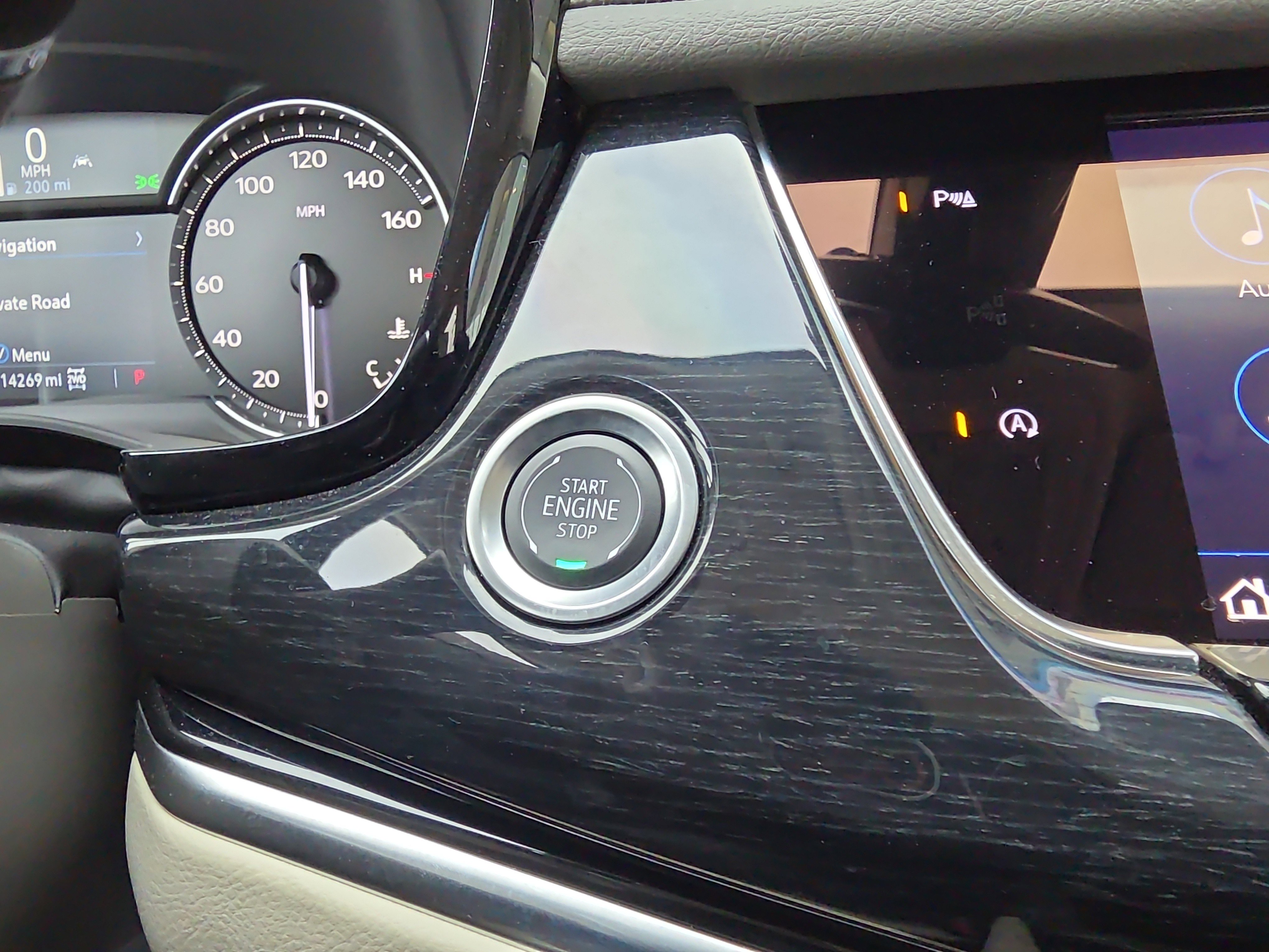 Certified 2025 Cadillac XT6 Premium Luxury image 20